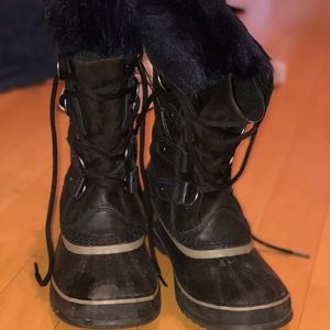 Sorel size 7.5 Joan of Arctic boots